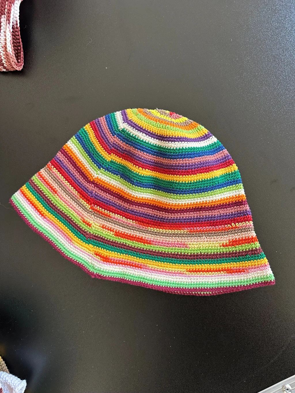 Bob KAWAXX Rayures multicolores en crochet
